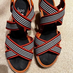 Impo stretch wedge - classy and comfy for the summer! Very good condition!